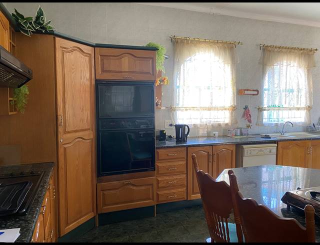4 BEDROOM HOUSE FOR SALE IN PALM RIDGE